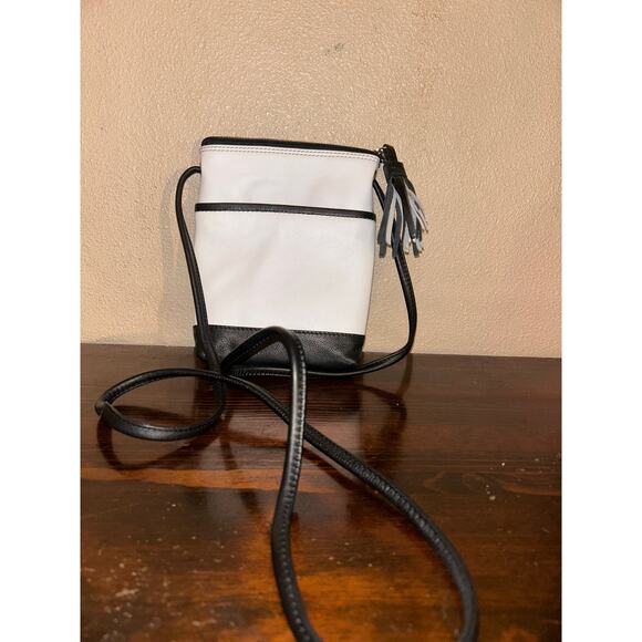 lli New York Travel Preppy Black White Tassel Leather Crossbody - Picture 2 of 6
